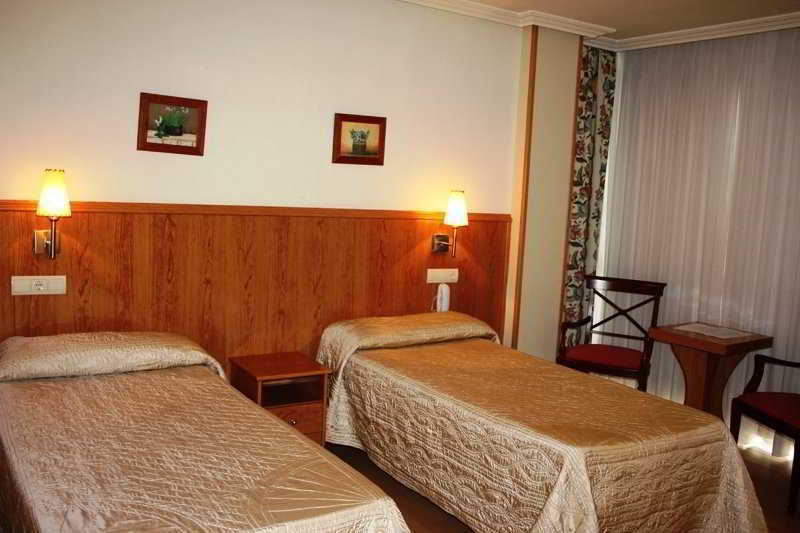 Ah Liceo - Arturo Soria Centro Hotel 4*